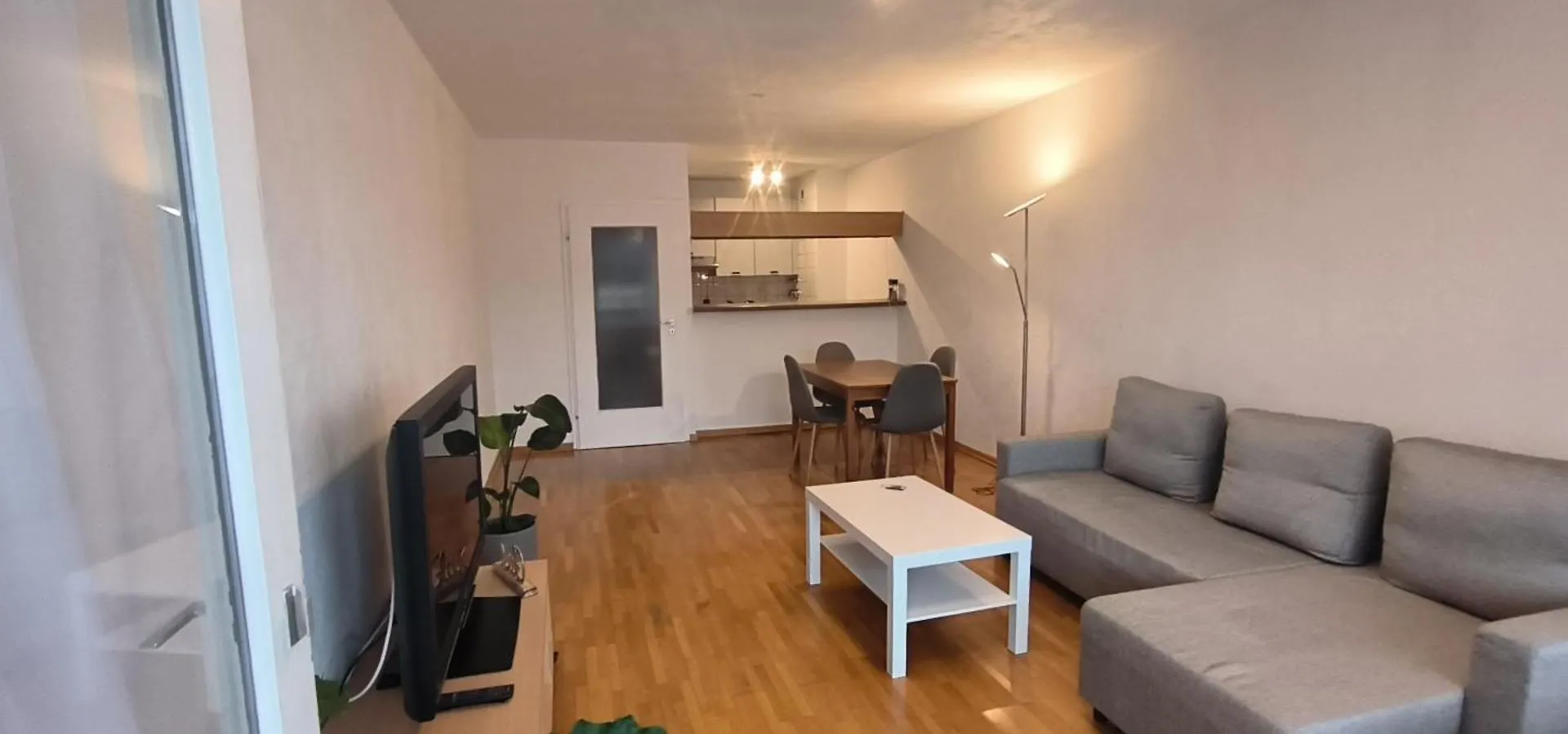 Apartamento Mindestbuchung 3 Monate!!! Optimal Gelegen In Ni, Nur 10 Km Nach Frankfurt Main Und Zum Flughafen Neu-Isenburg